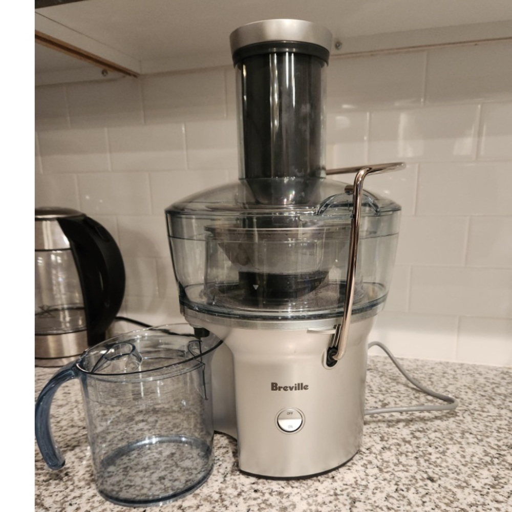 Breville Juice Fountain Compact Juicer | Silver | BJE200XL | Fresh Squeezed